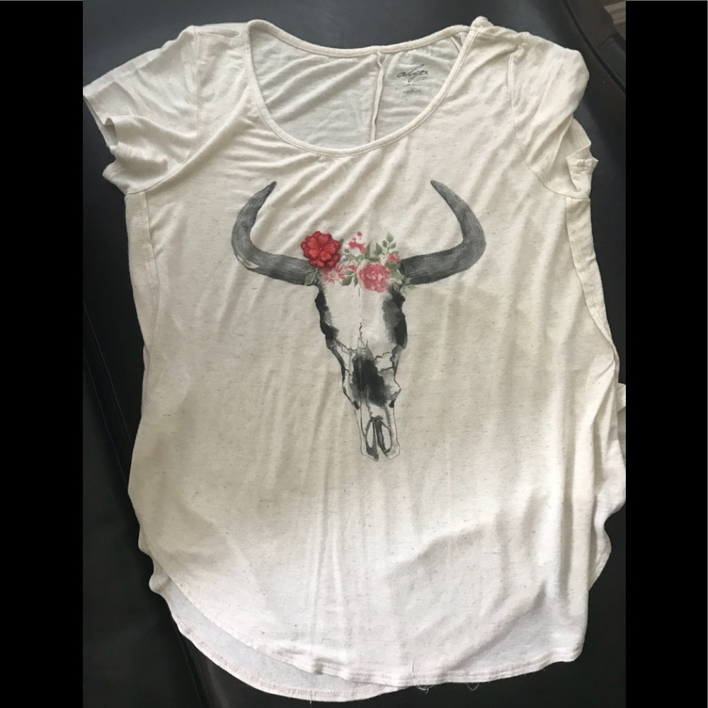 Size medium women’s shirt